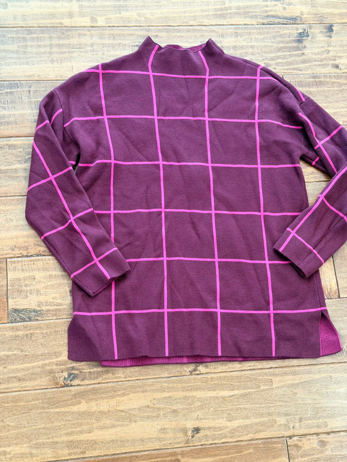 #99 women’s loft maroon and pink sweater size medium