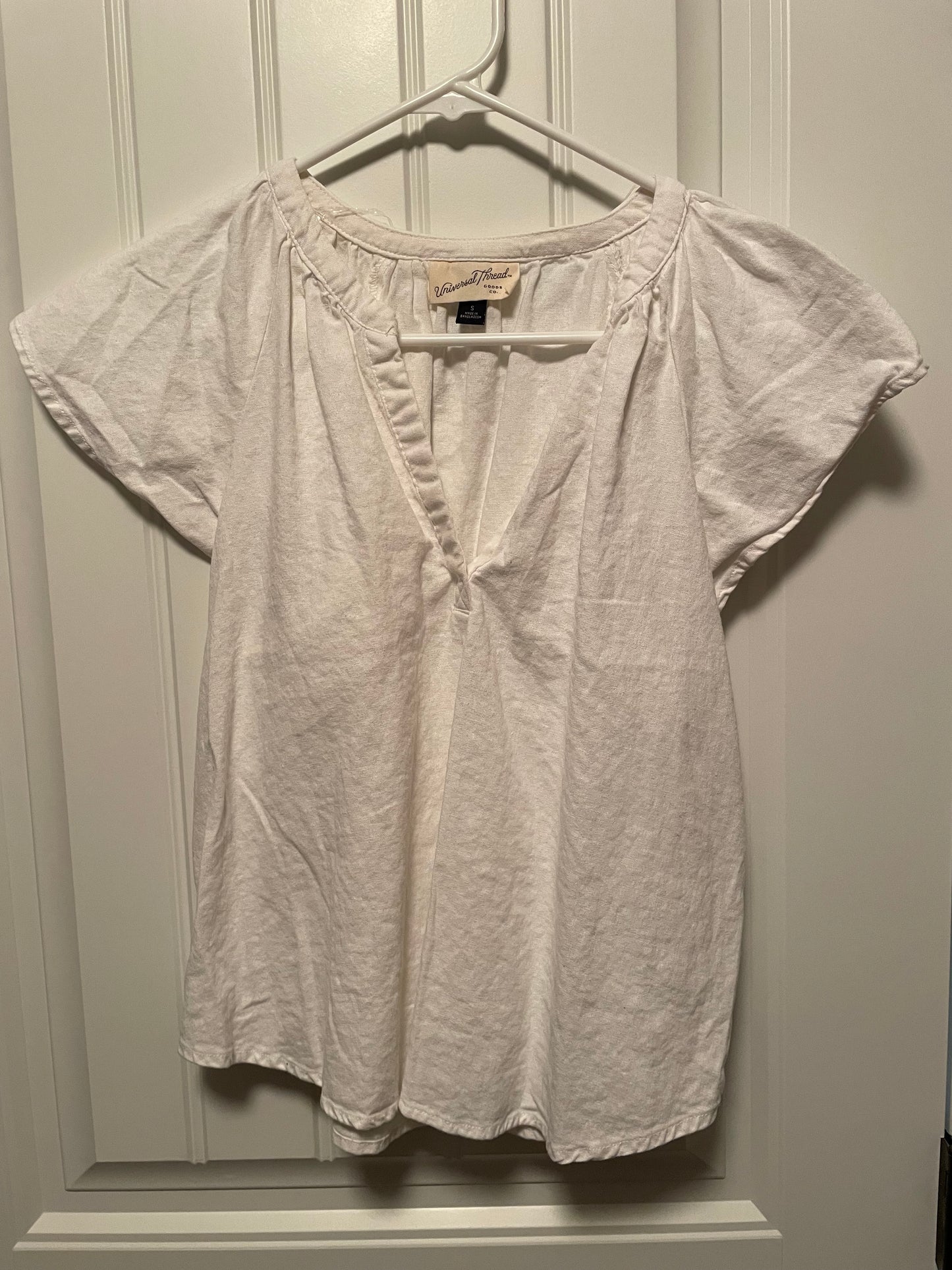 Universal Thread Women's White Shirt - Size S