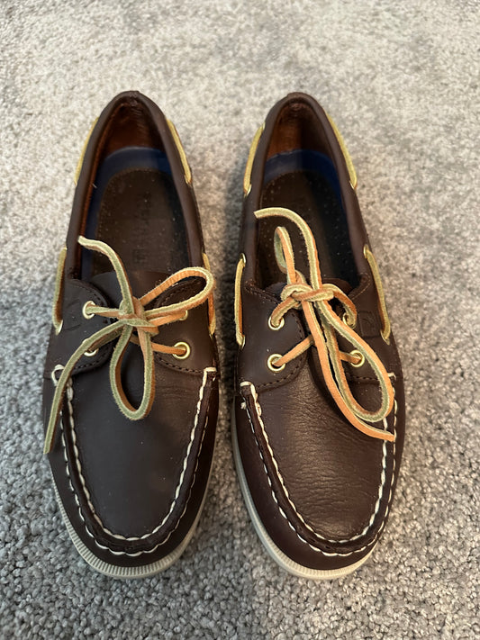 Brown Sperry size 6.5