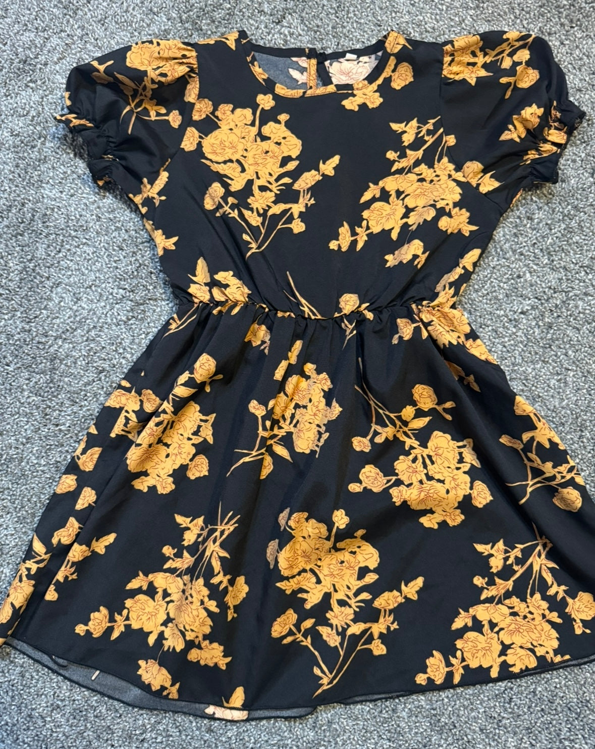 #53 girl dress size 6