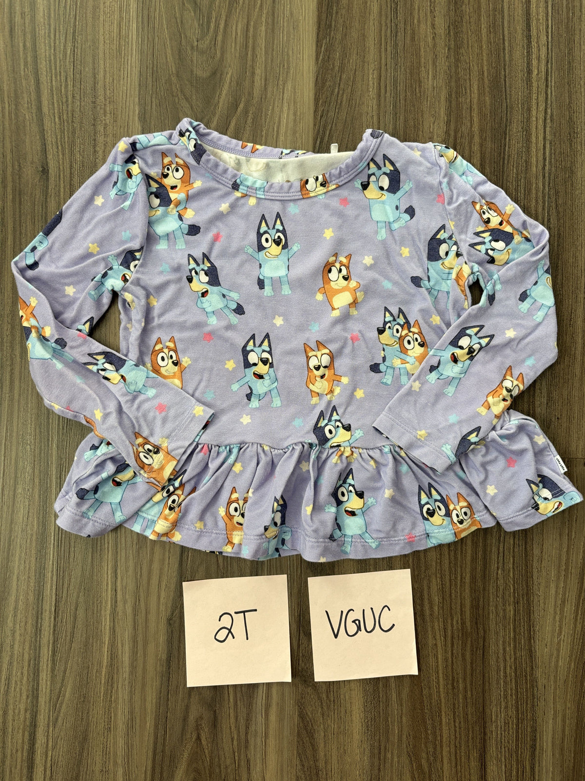 #138 - 2T VGUC Bamboo (Little Sleepies) Bluey LS Shirt