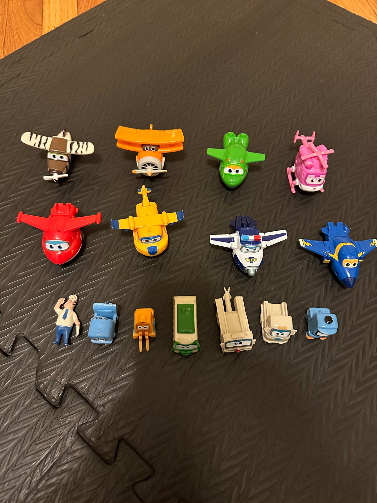 Super Wings Transformer Figures, EUC