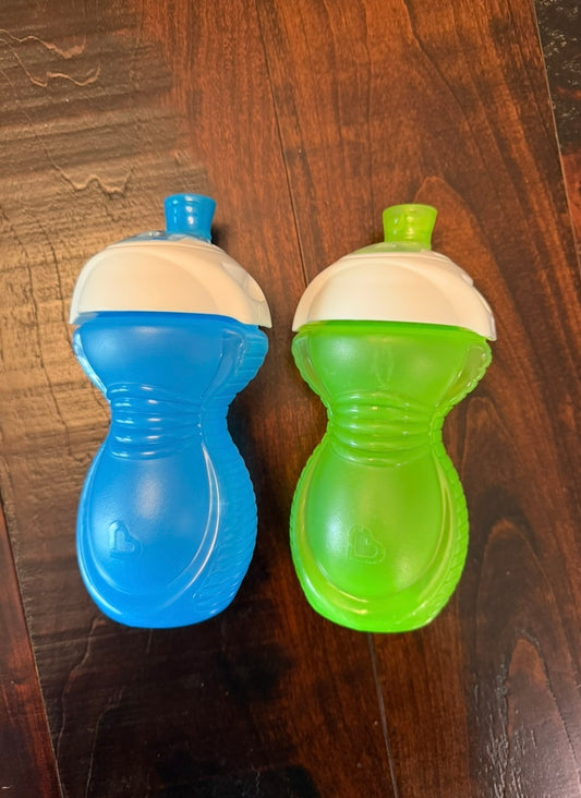 #83 Munchkin Click Lock Sippy Cups