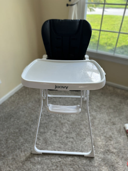 #88 Joovy Nook Highchair Compact Fold