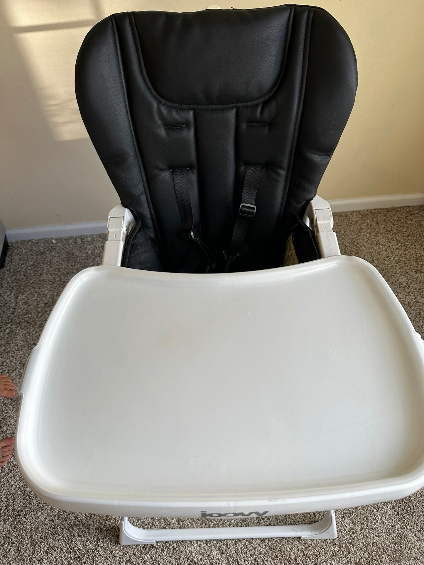 #88 Joovy Nook Highchair Compact Fold