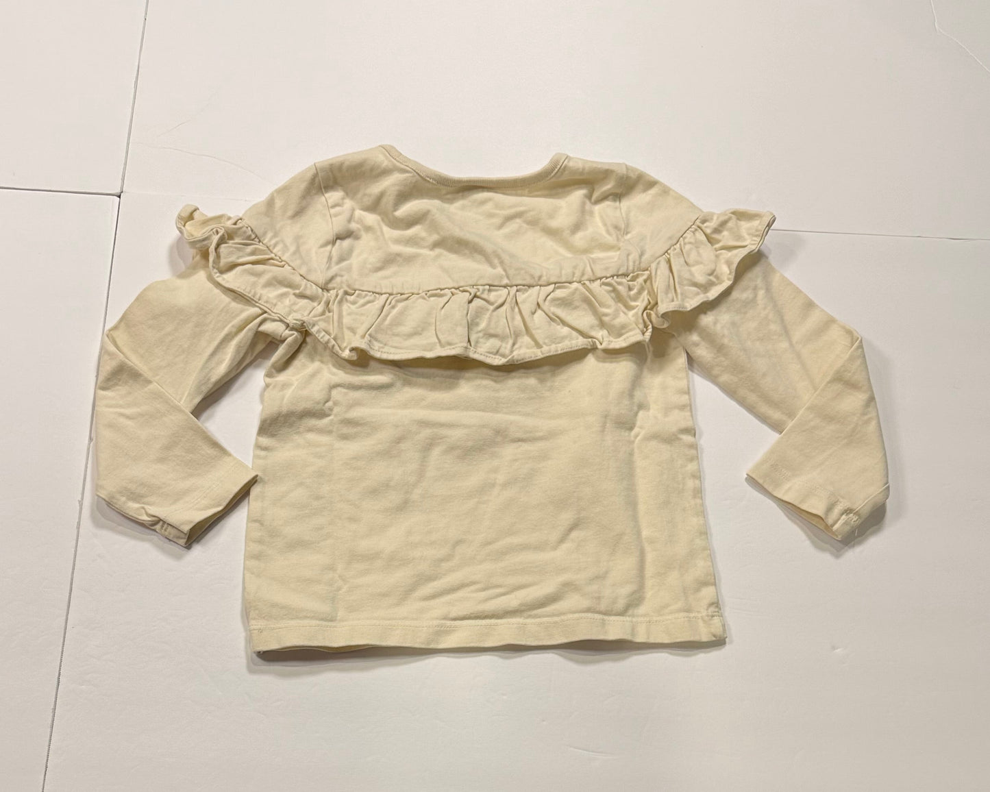 #141 Girls 100 4T Hanna Andersson Ruffle Long Sleeve