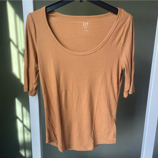 #42 REDUCED GAP Mini Rib Scoop Neck Tee Size Large