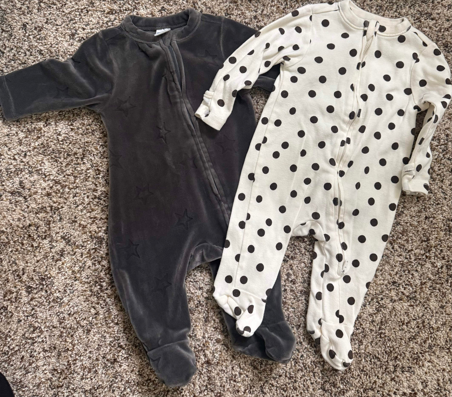SELLER #6 Old Navy 3M (2) Sleepers