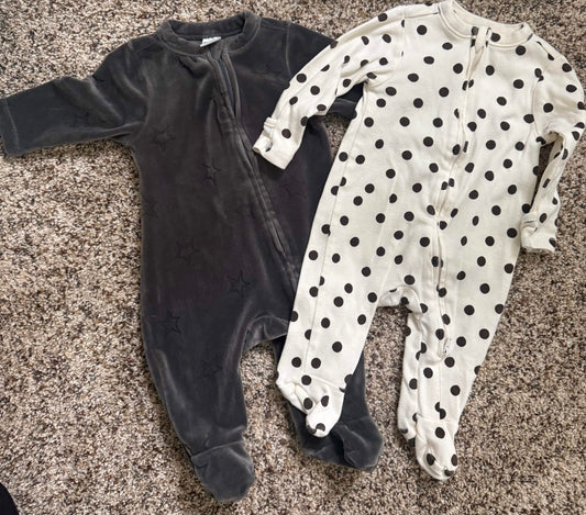 SELLER #6 Old Navy 3M (2) Sleepers