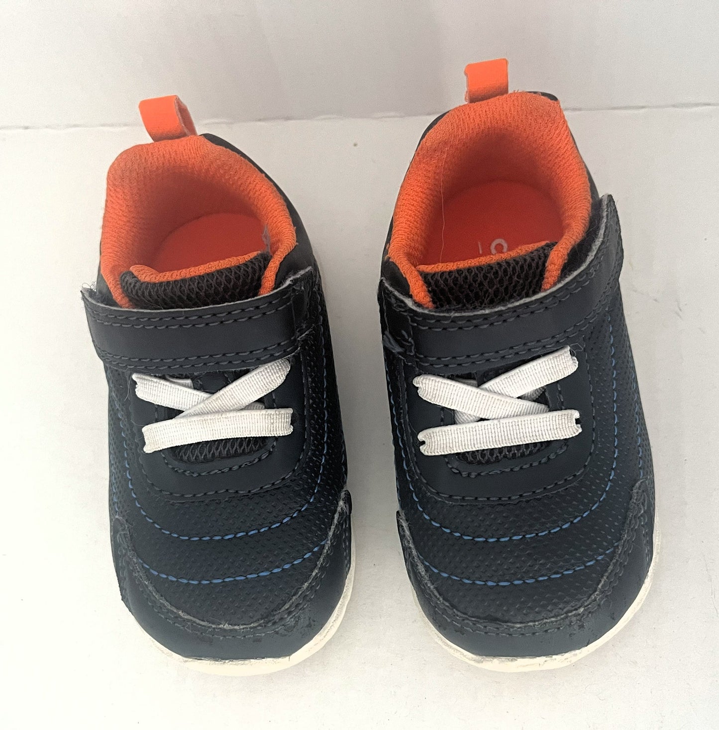 #211 Carters Size 4 Tennis Shoe