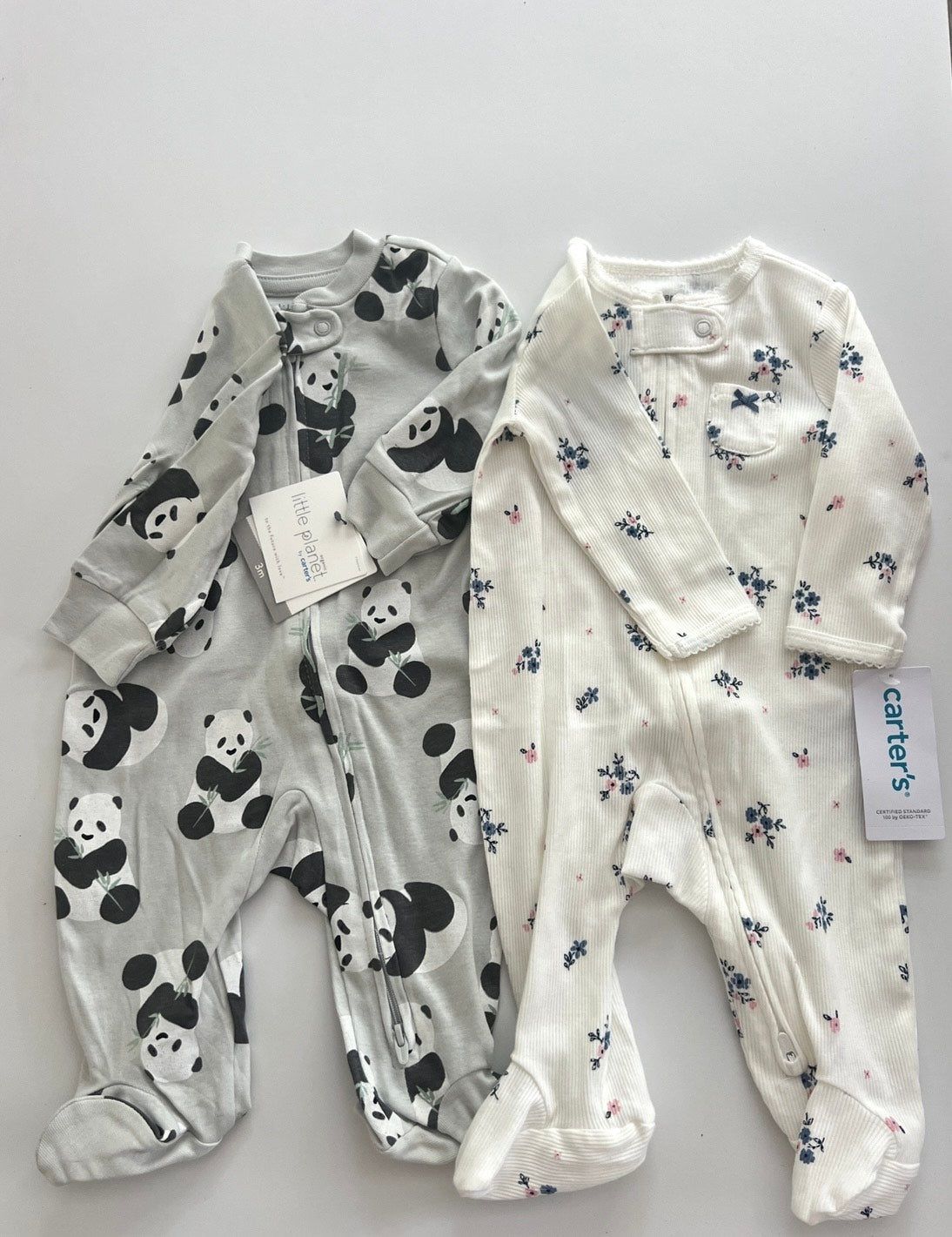 #215 Carters Sleepers 0-3M