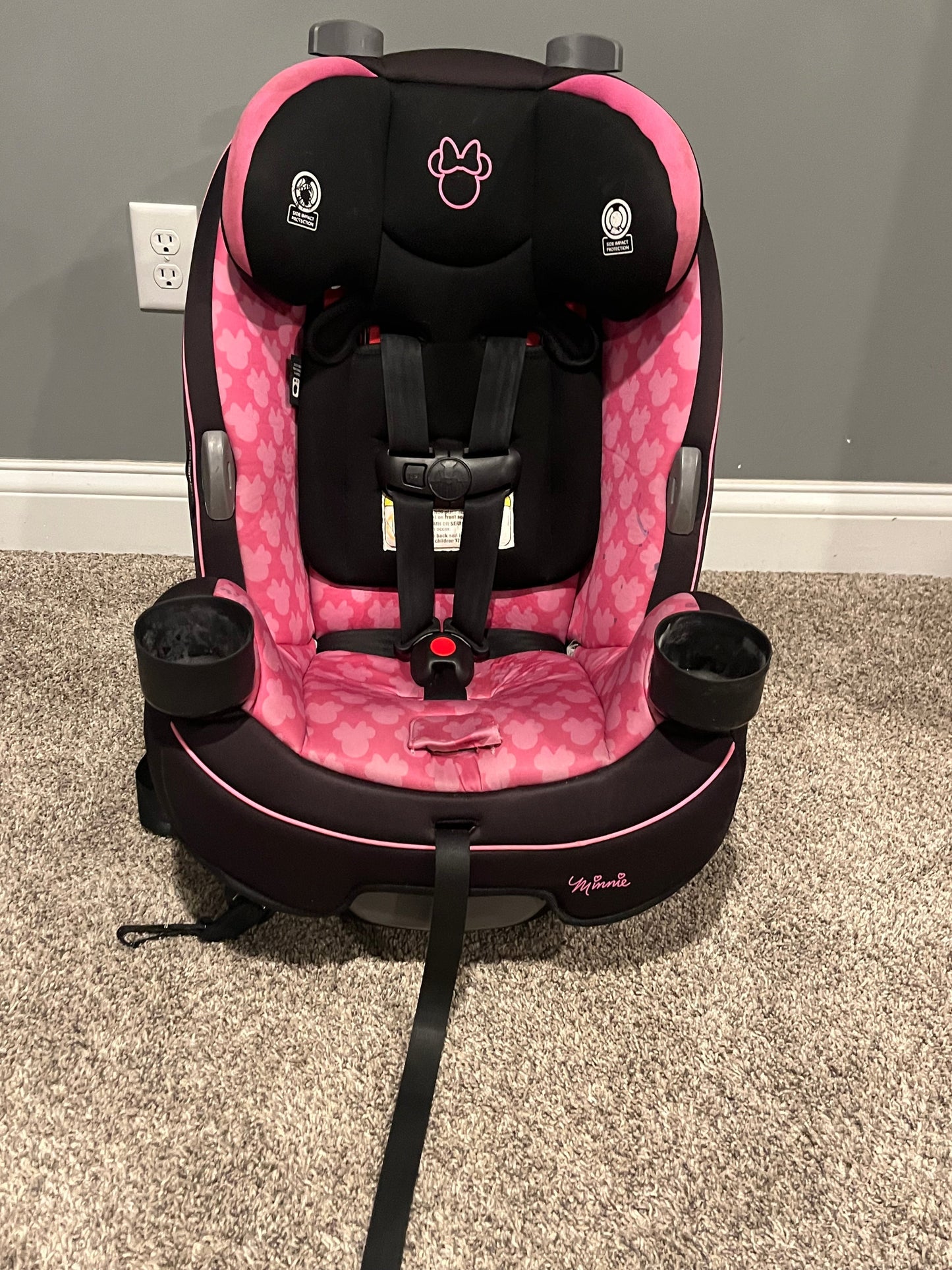 Seller #25 Minnie mouse car seat