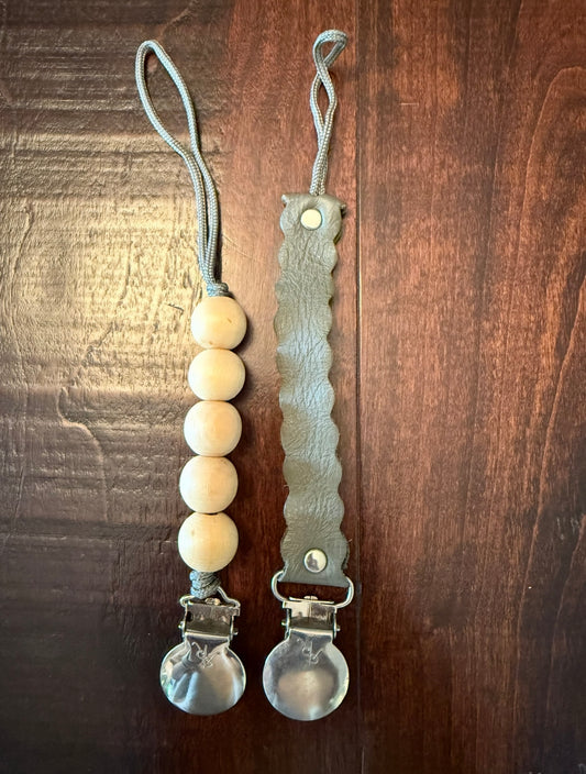 #83 Ryan and Rose Pacifier Clips Lot 2