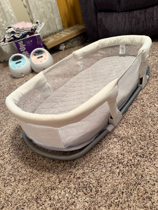 SwaddleMe Bassinet (In Bed or Couch)