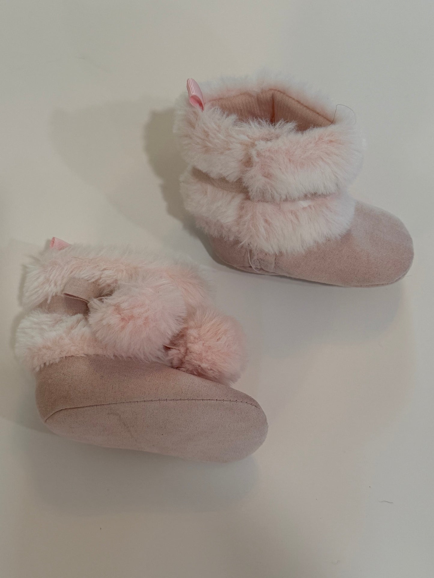 #50 • Girls • Stepping Stones • 3-6 Months • EUC (I don’t think they were ever worn)