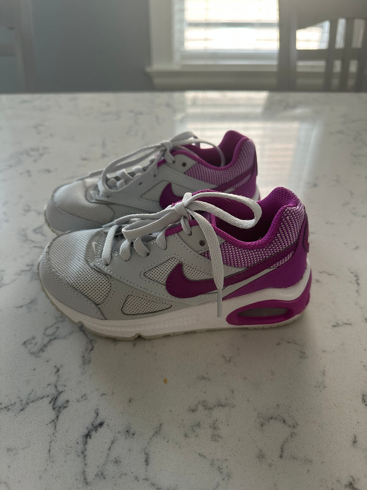 Seller 42, Nike Air Max, Gray/Purple, NEW, Girls Size 11