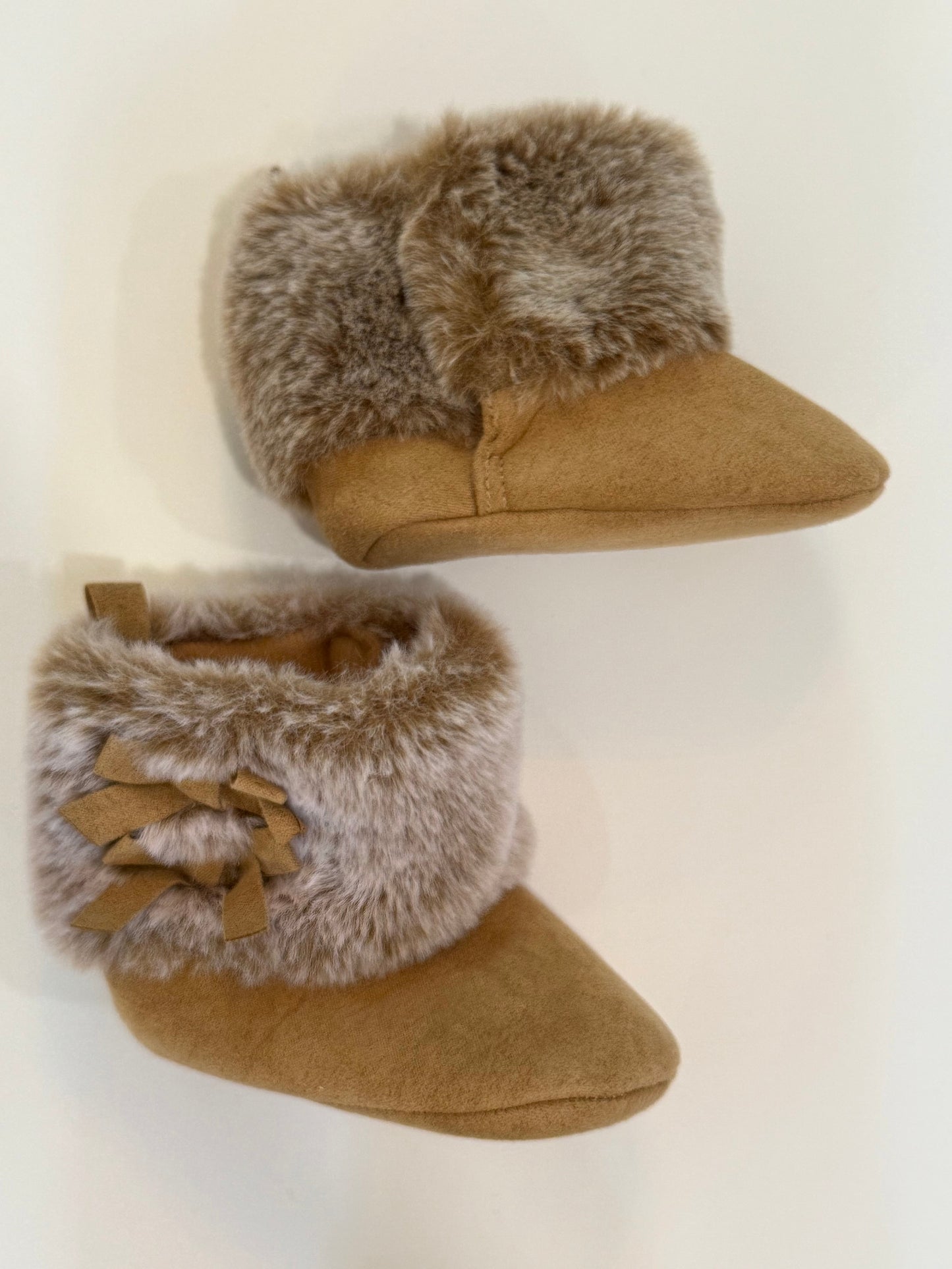 #50 • Girls • First Steps • 6-9 Months • EUC (I don’t think they were ever worn)