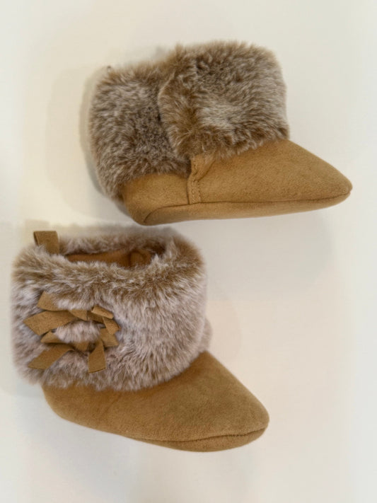 #50 • Girls • First Steps • 6-9 Months • EUC (I don’t think they were ever worn)