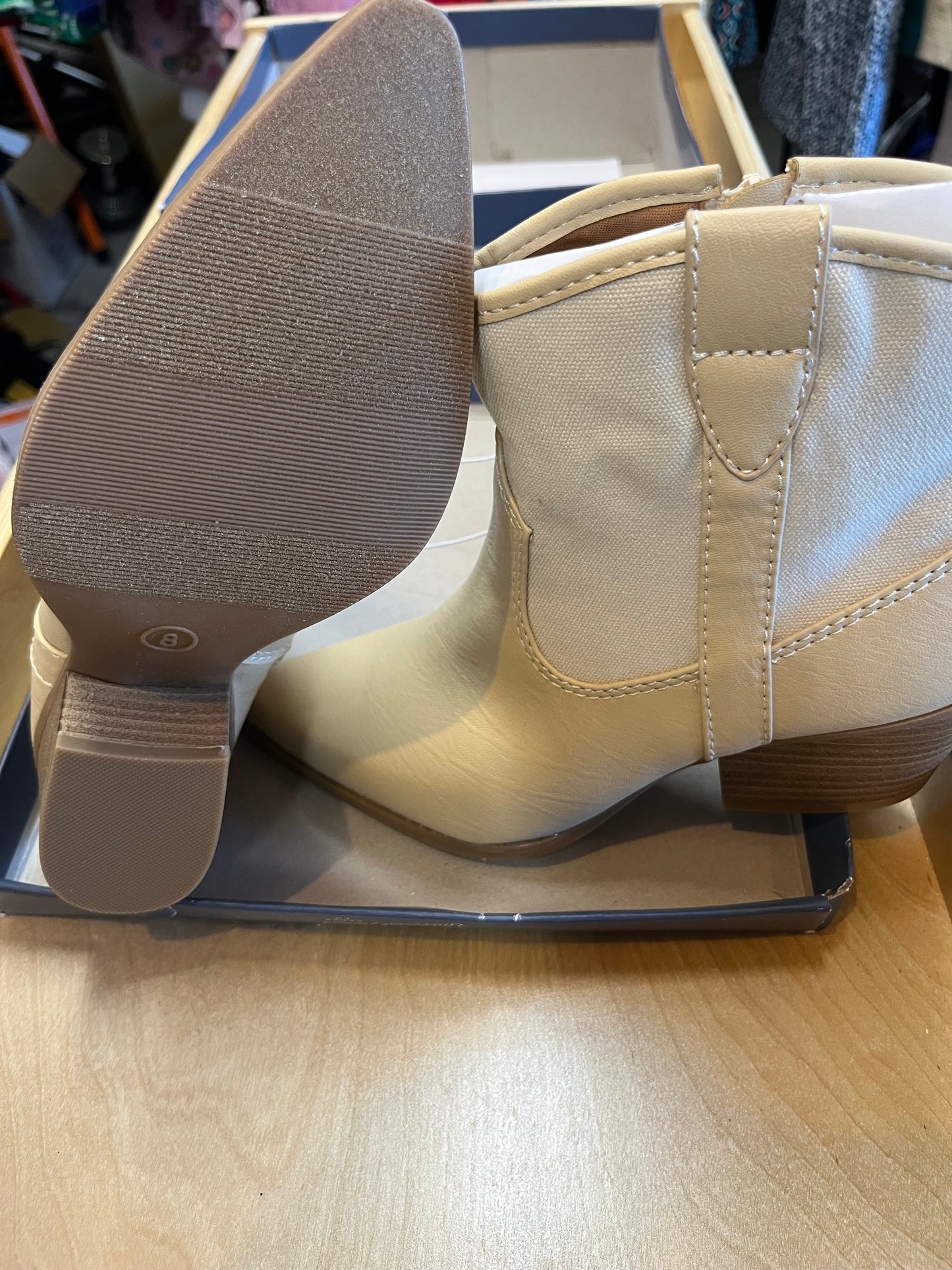 Seller 67 - Universal Thread Tan Boots with memory foam NWT size 8