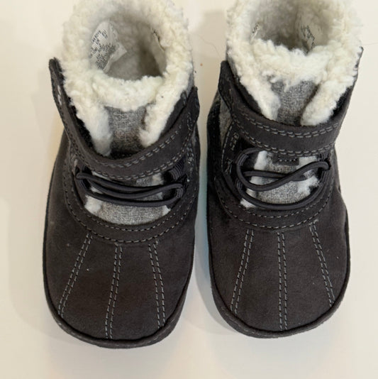 #50 • Boys • Surprize by Stride Ride • 6-12 Months • EUC (I don’t think they were ever worn)