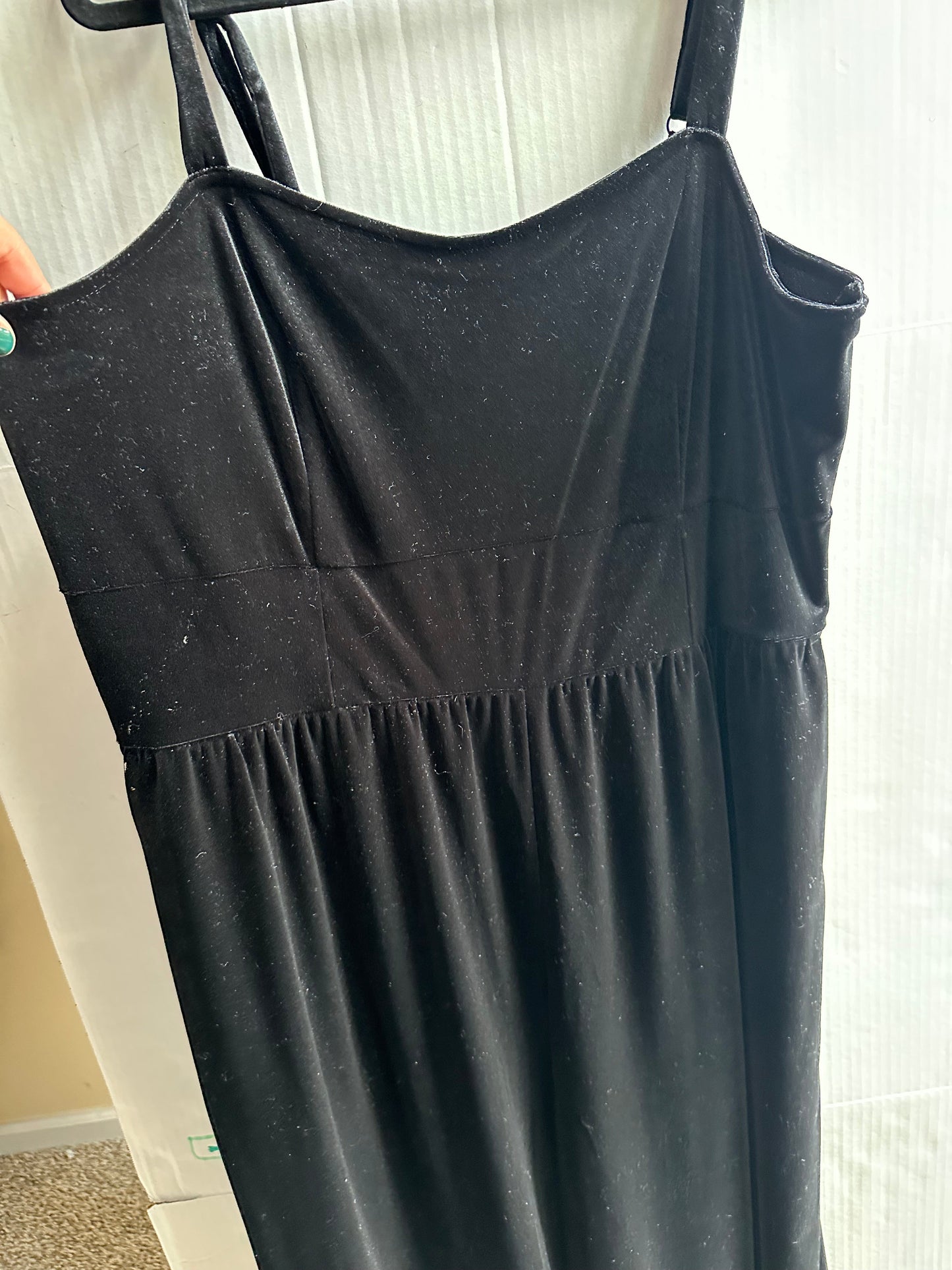 #88 REDUCED women’s xxl tall old navy velvet romper nwt