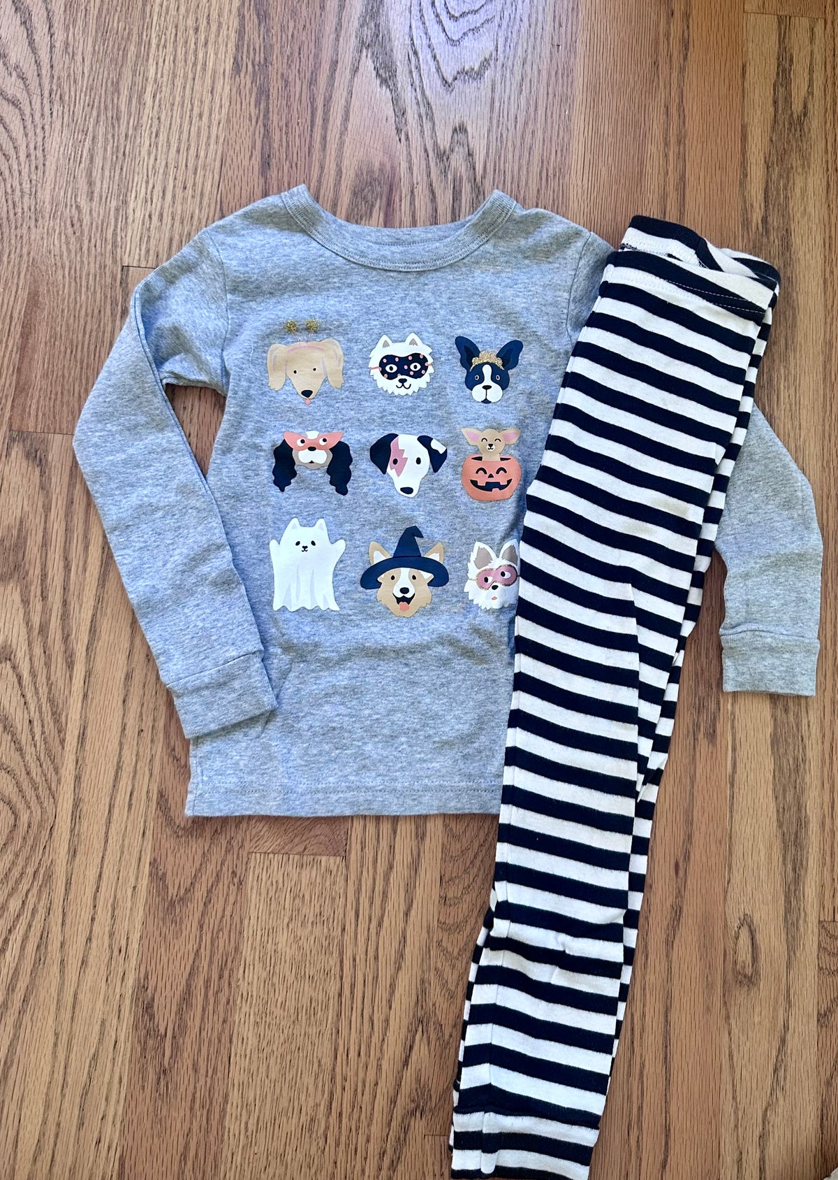 #98- Boys or Girls, Old Navy, Halloween Puppy PJs- Size 4