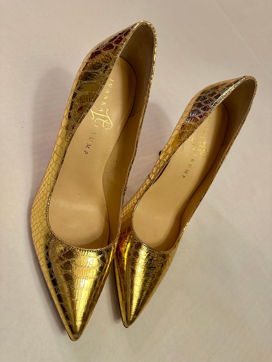 #88 gold pumps size 9.5 women’s