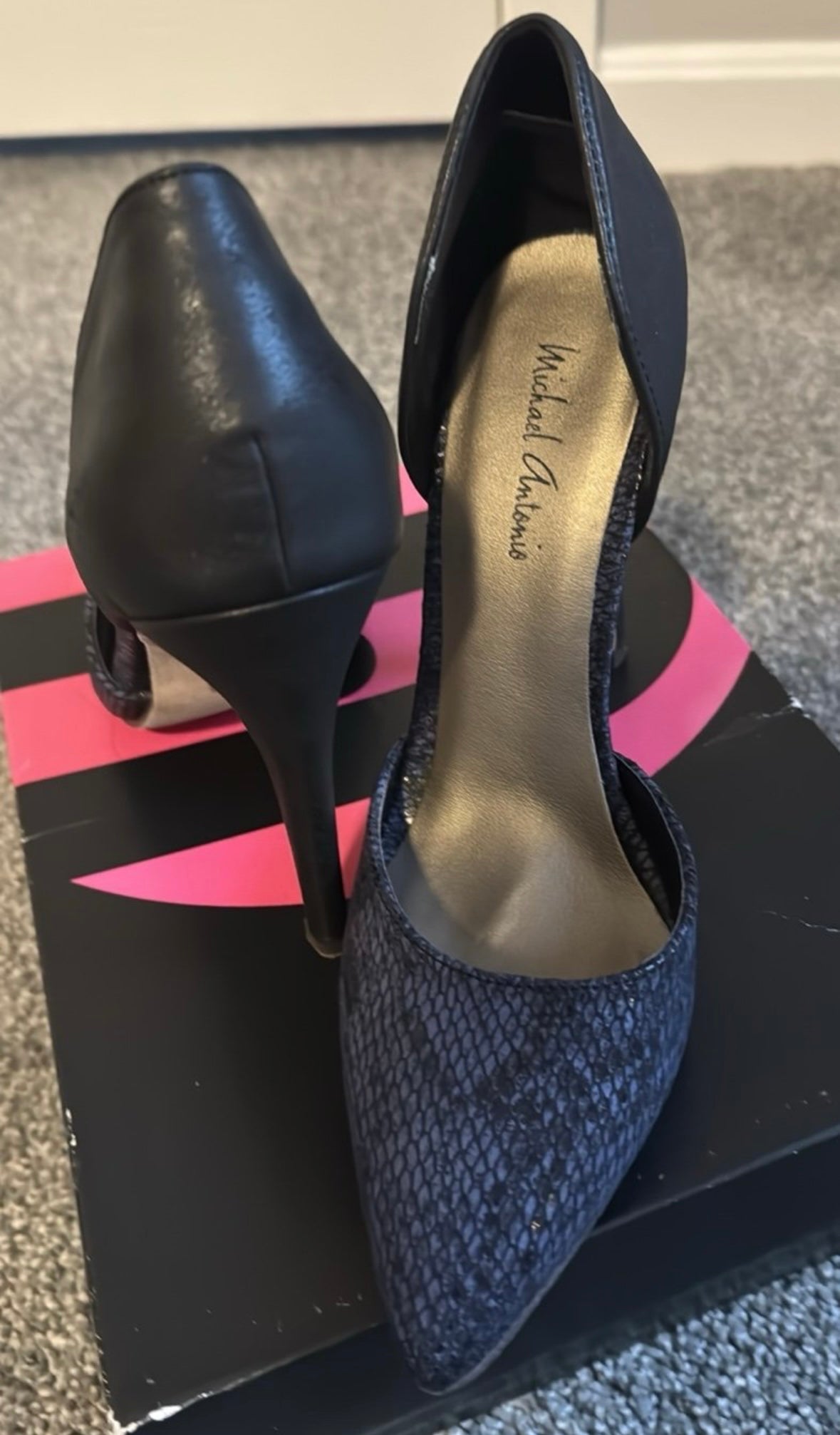 #53 women’s heel size 7.5
