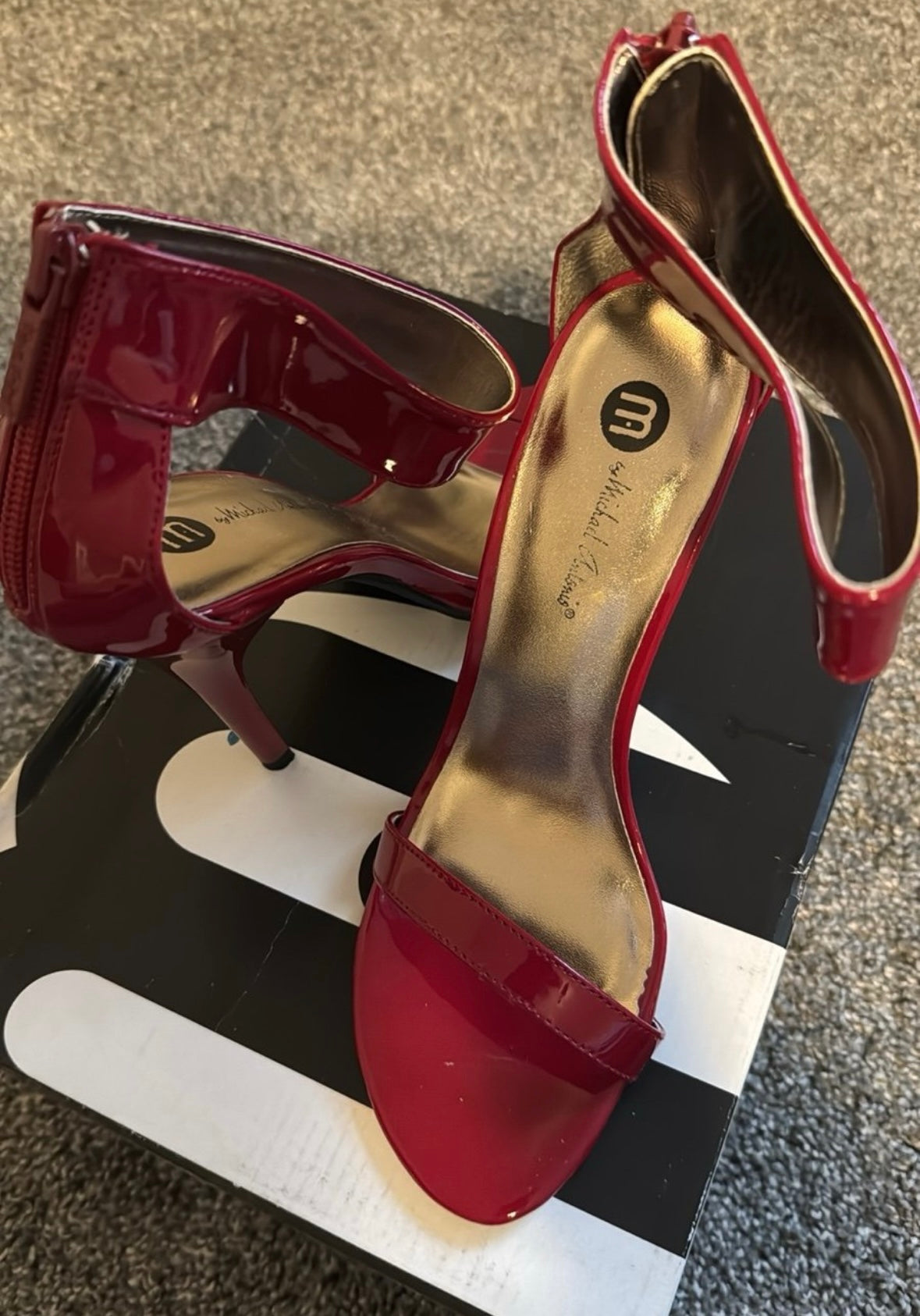 #53 women’s heel size 7.5
