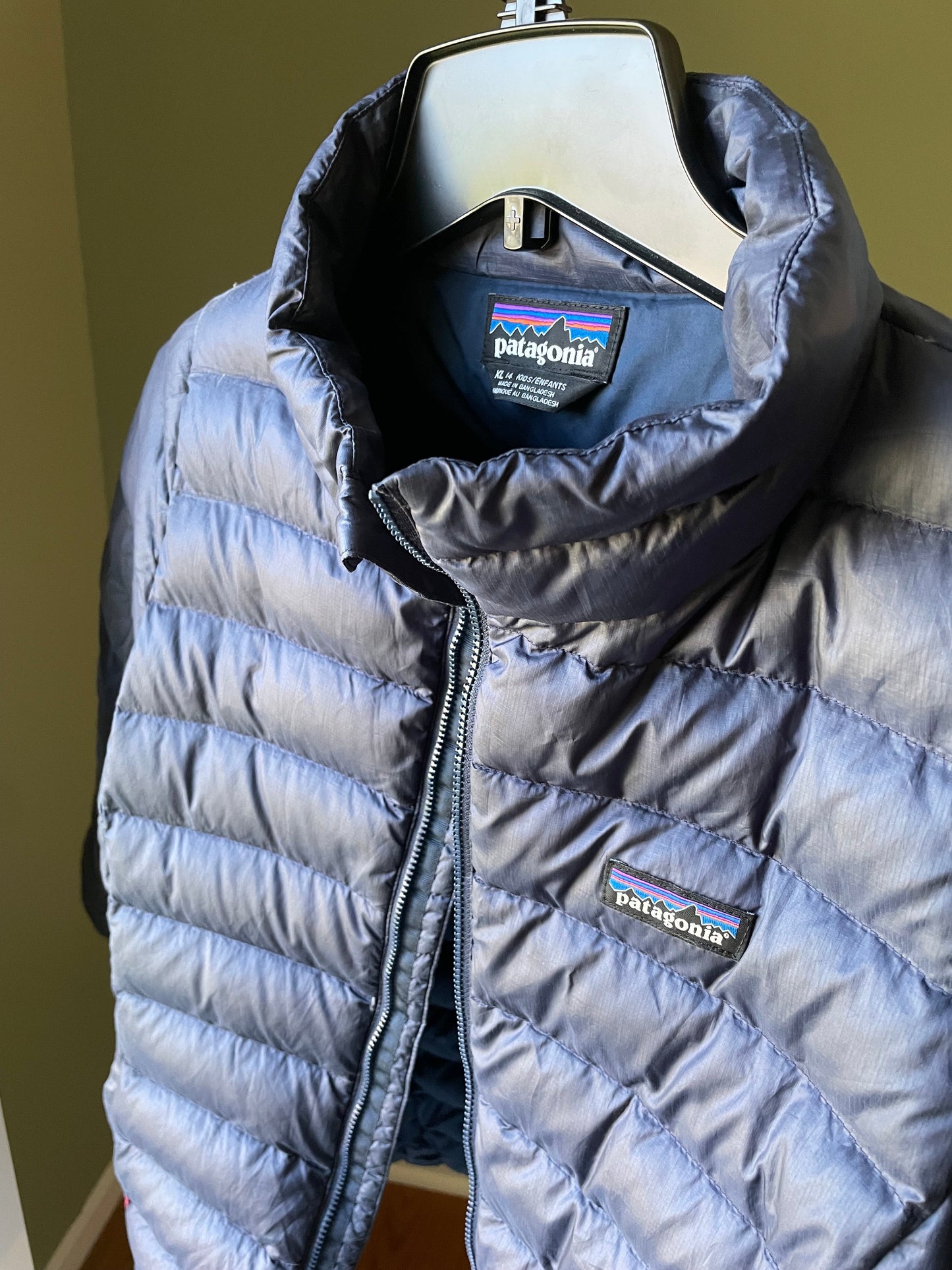 #42 REDUCED Patagonia Down Sweater Jacket Girls Size XL