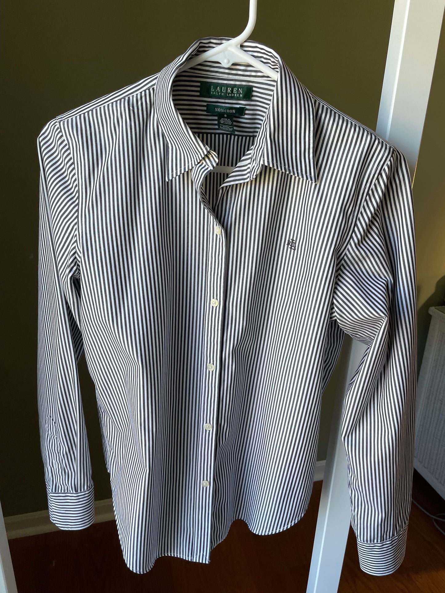 #42 REDUCED Ralph Lauren Women's Size Small Charcoal Striped Blouse