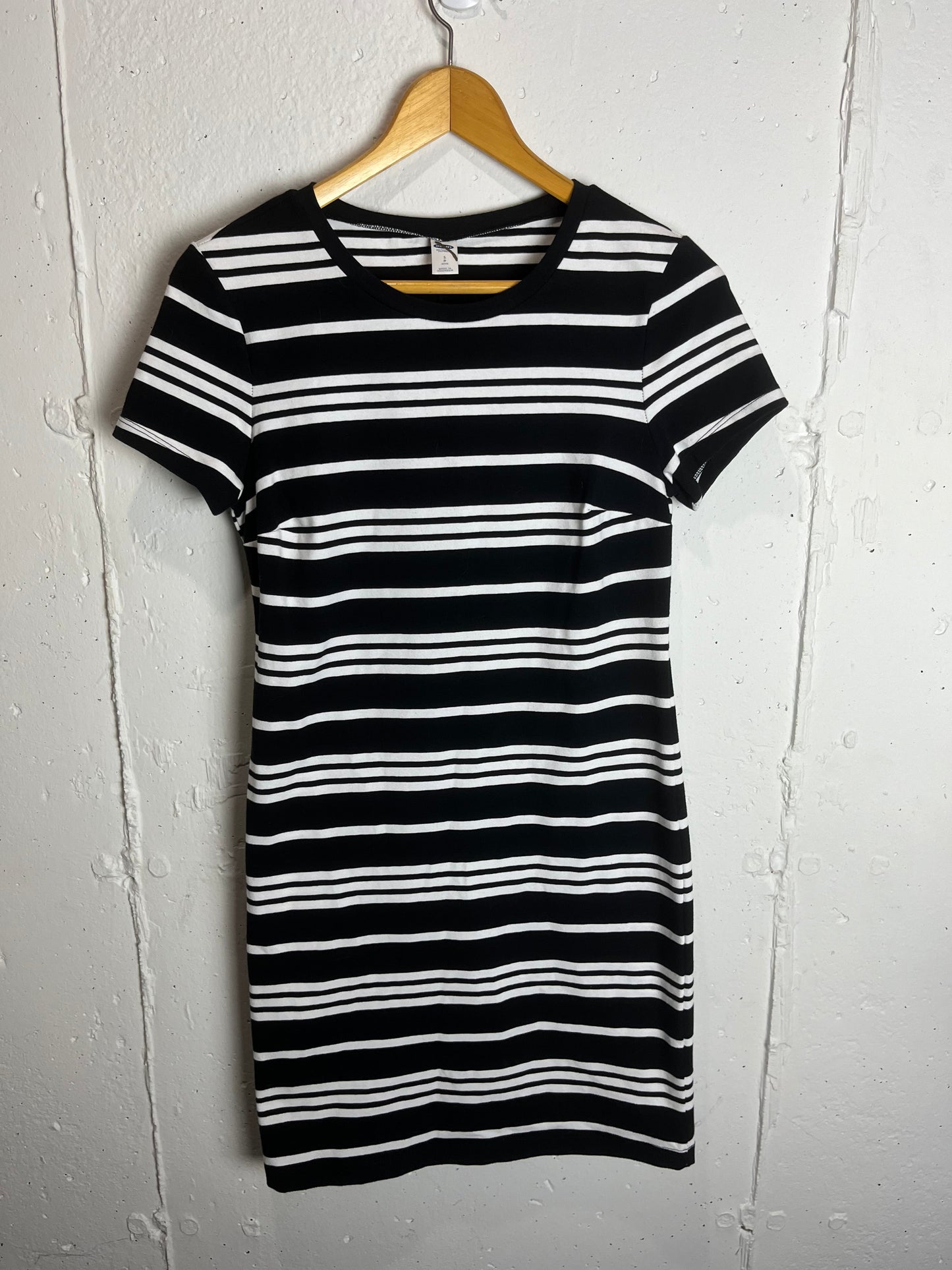 Seller  229 - Old Navy Striped Dress (Size Small)