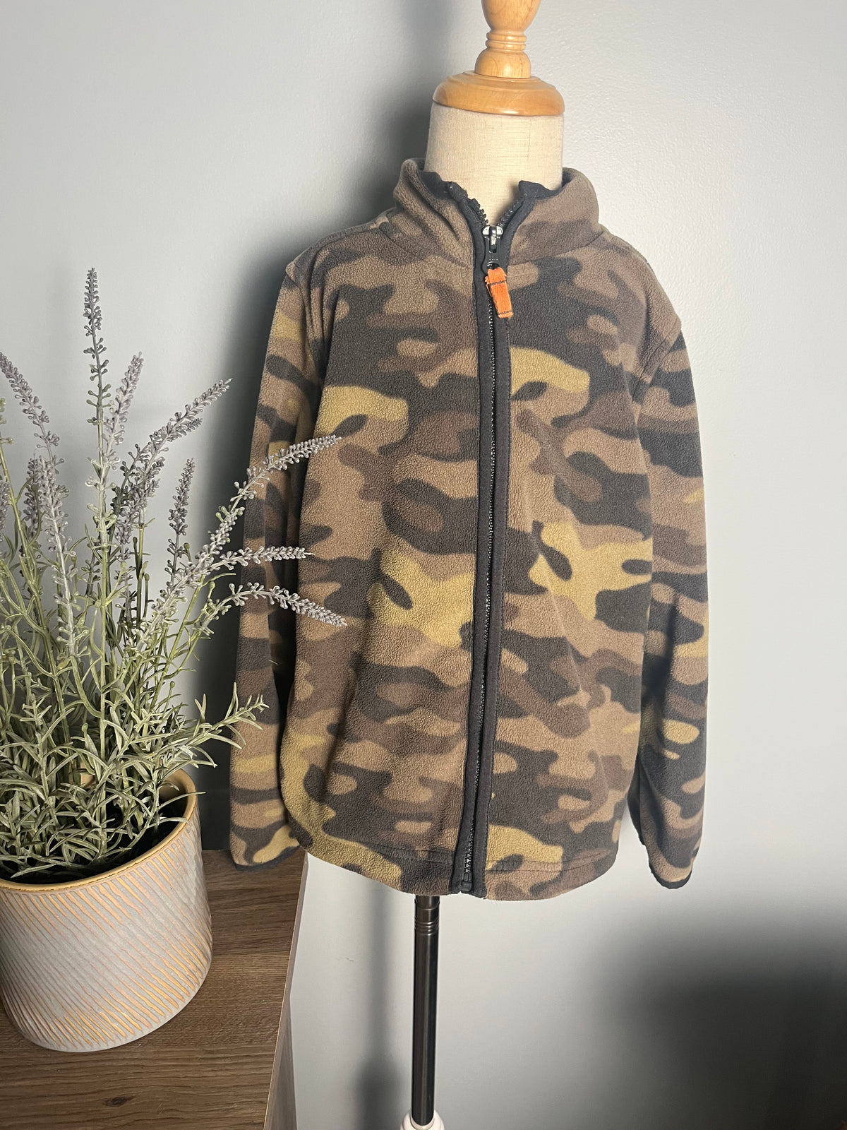 Seller# 14 Boys size 7 Carter’s Camo Zip Front Fleece VGUC