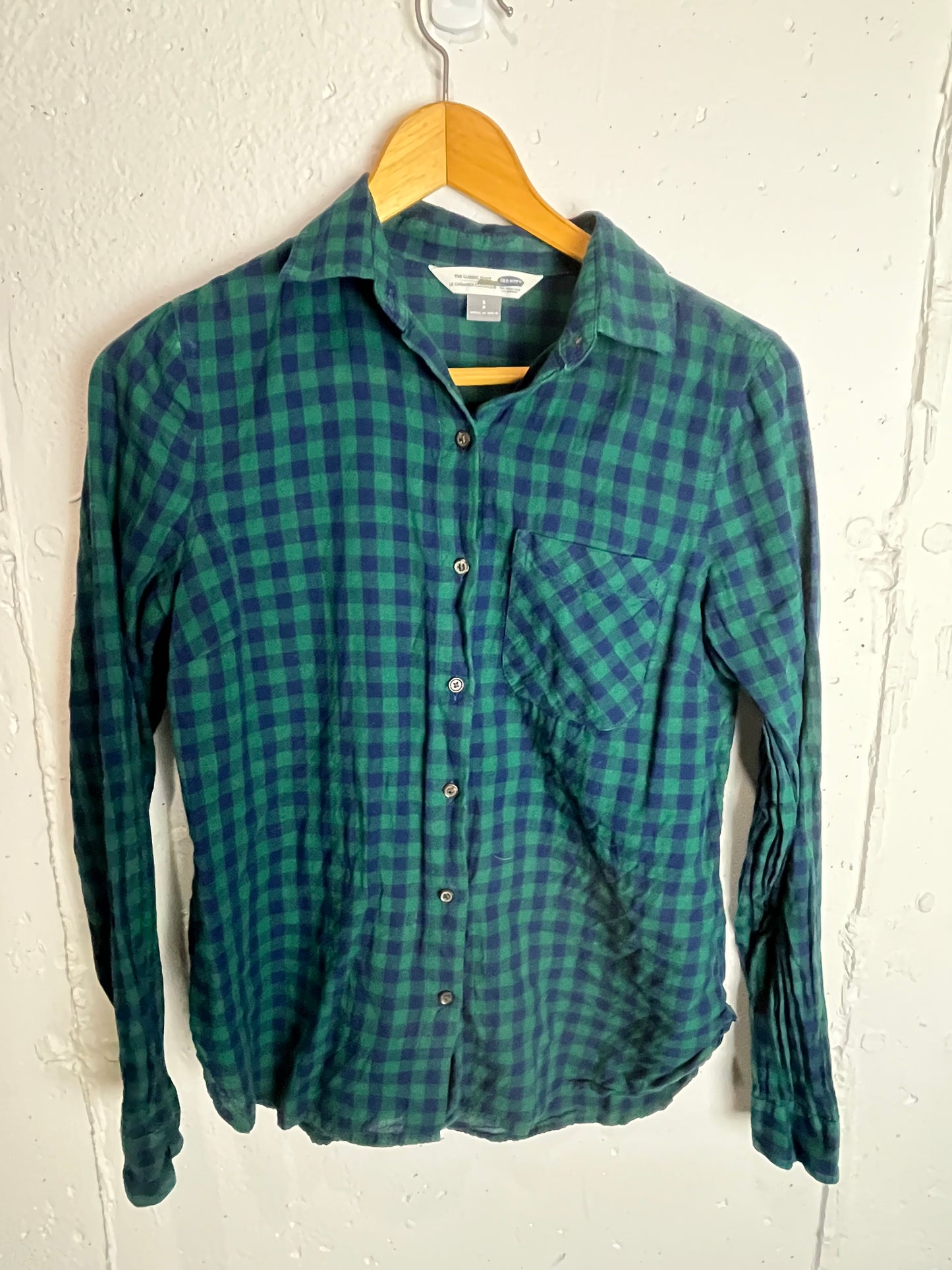 19 - Old Navy Classic Shirt Plaid Button Up (Small)