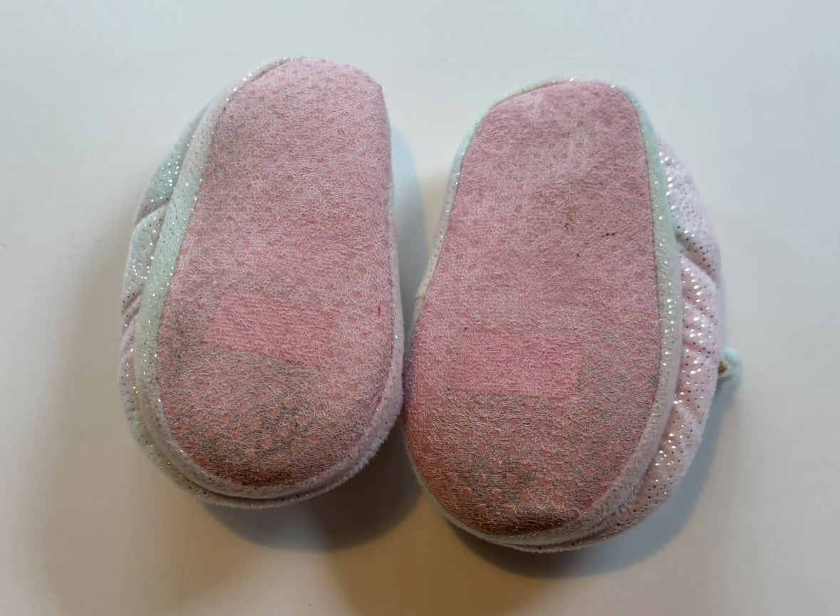Seller #18 Unicorn Slippers Toddler 6/7c Reduced