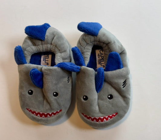 Seller #18 Shark Slippers Toddler 6/7c Reduced