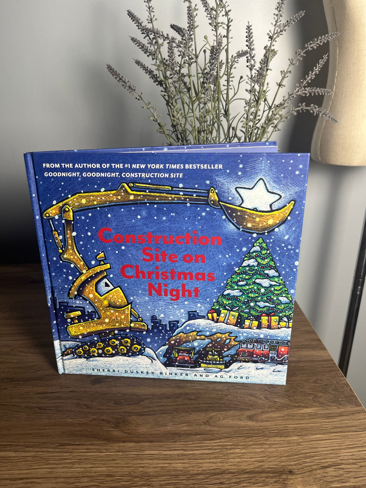Seller # 14 Construction Site on Christmas Night Book EUC
