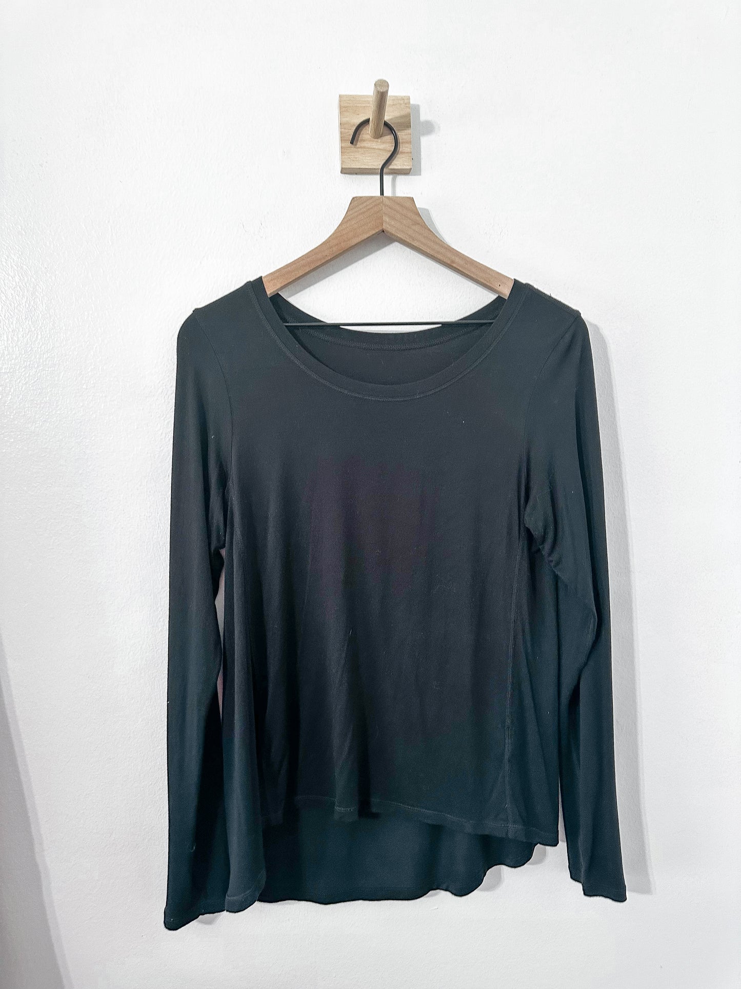 #111 Zyia Black Heavenly Long High-Low Tee Women Athletic Top Size Medium