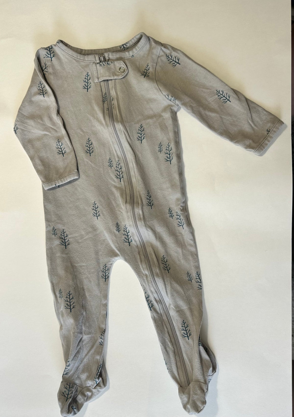 Seller 182. Little James. 6-9 months sleeper