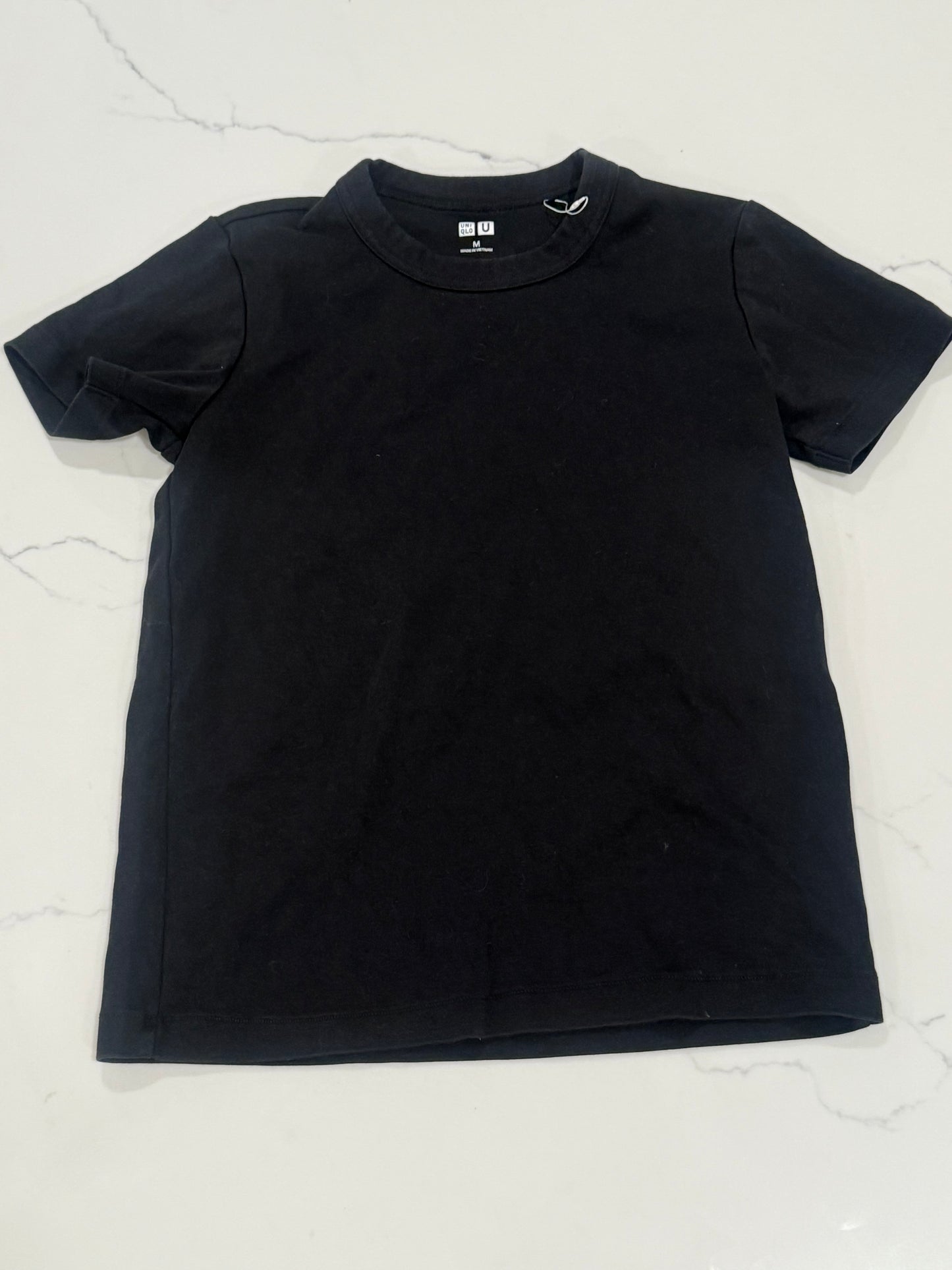 #42 Uniqlo Black tshirt Women’s Medium (fits like Small)