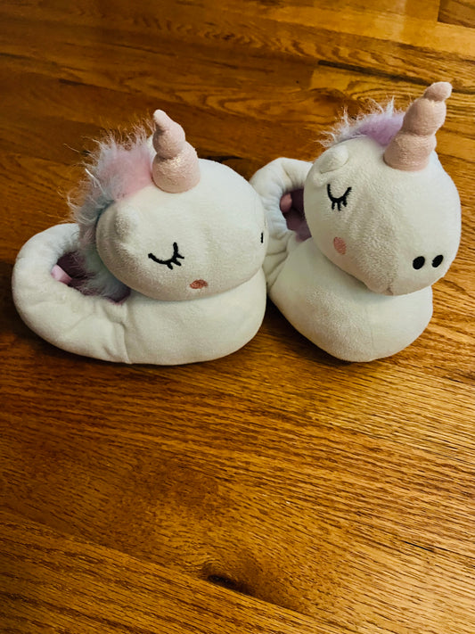 Unicorn slippers- girls size 7/8