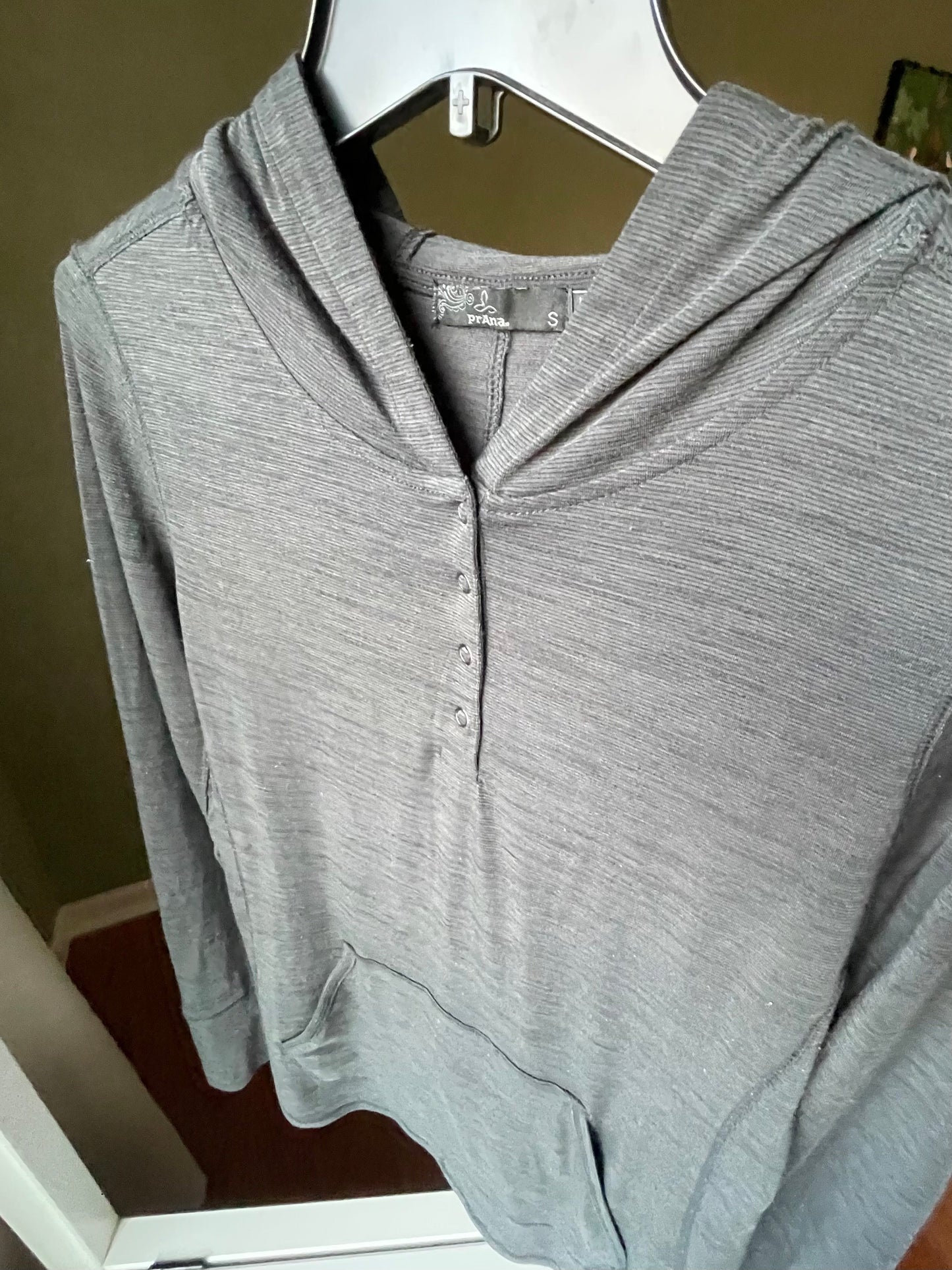 #42 REDUCED Prana Sol Protect Hoodie Women’s Size Small