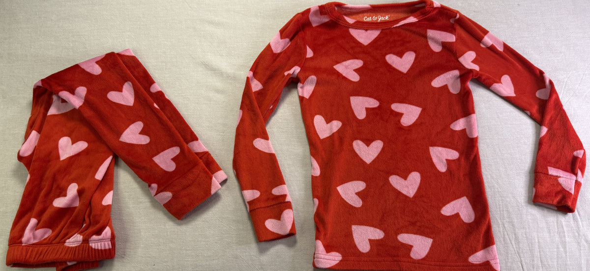 #103 5T Cat and Jack Heart Jammies
