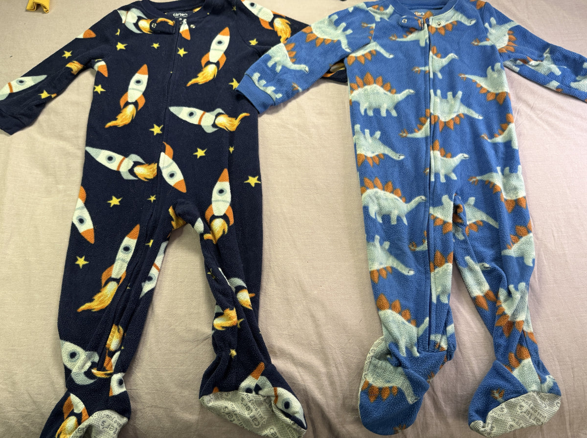 #103 Carters 2T Fleece Footie Jammies