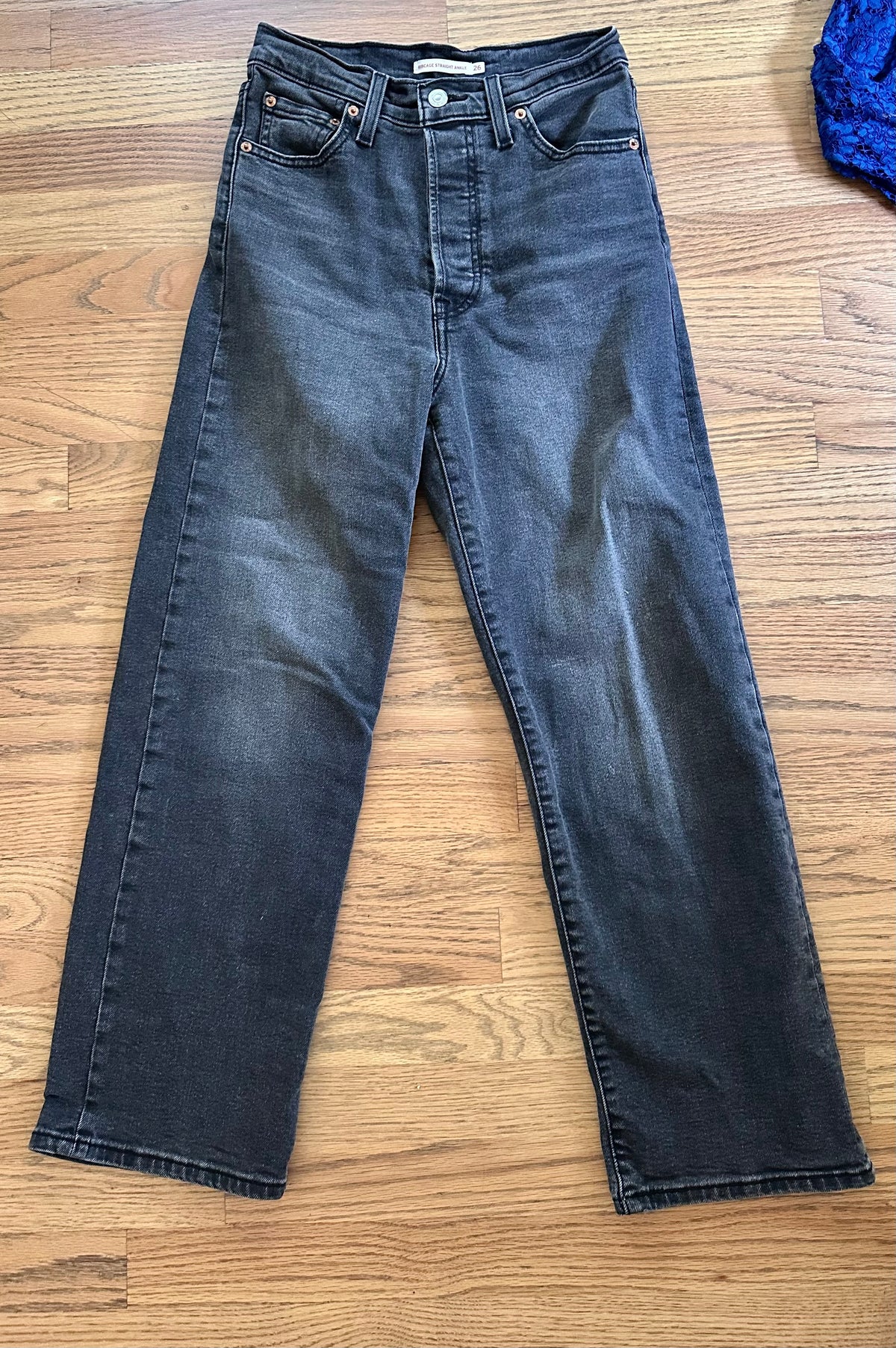 #98- Women’s, Levi’s, Ribcage straight ankle jeans- Size 26