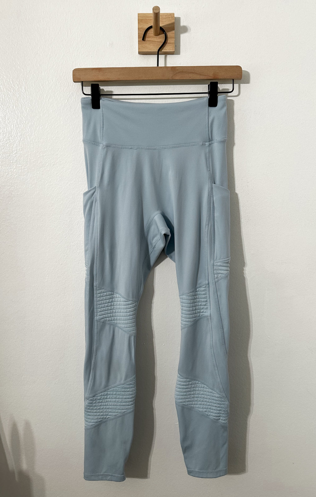 #111 Fabletics Motion 365 Light Blue Moto Leggings Side Pockets No Size Tag XS-Small