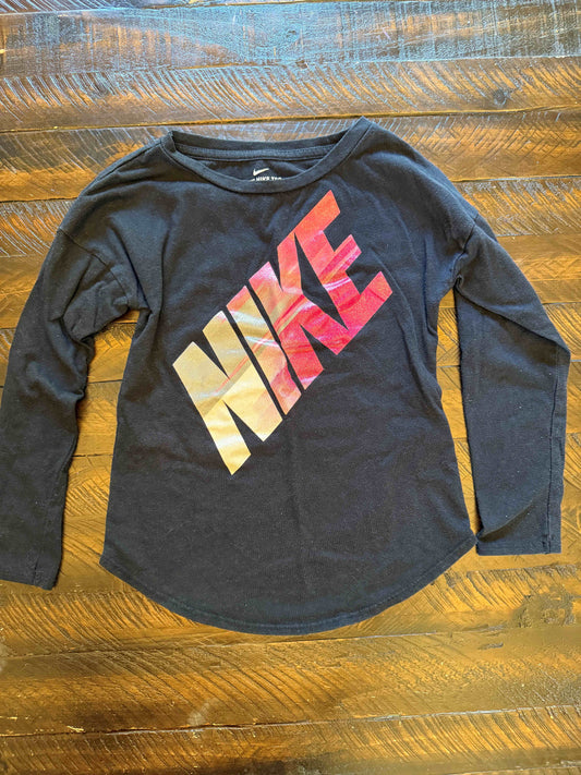 134 Nike Girls black?&pink long sleeve Size 6
