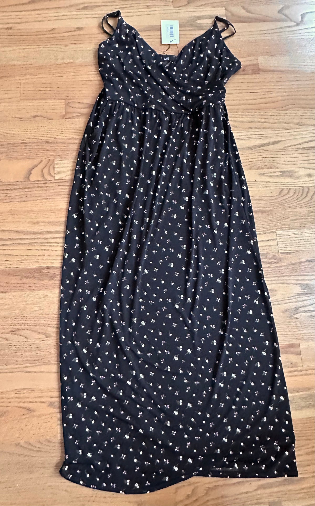 #98- Women’s, Muse Petite, Floral Maxi Dress, NEW!- Size Large Petite