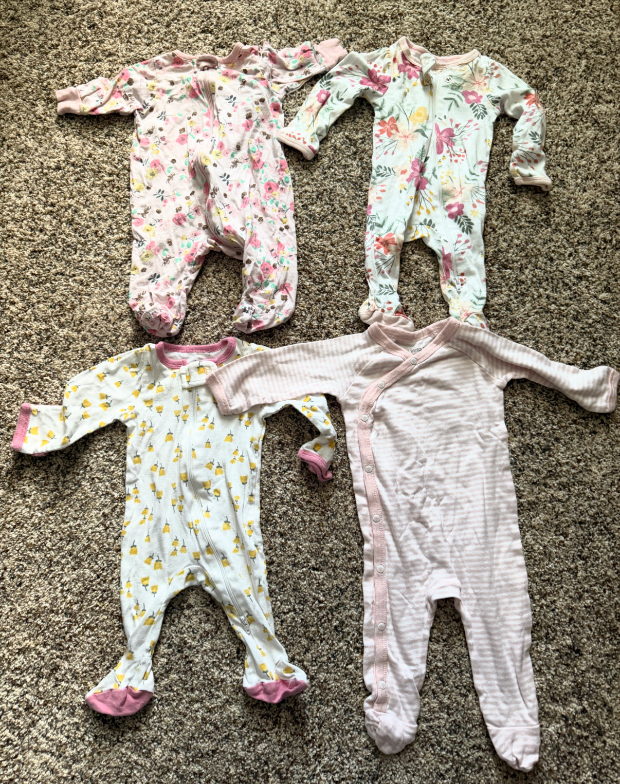SELLER #6 Newborn (4) Girls Sleepers