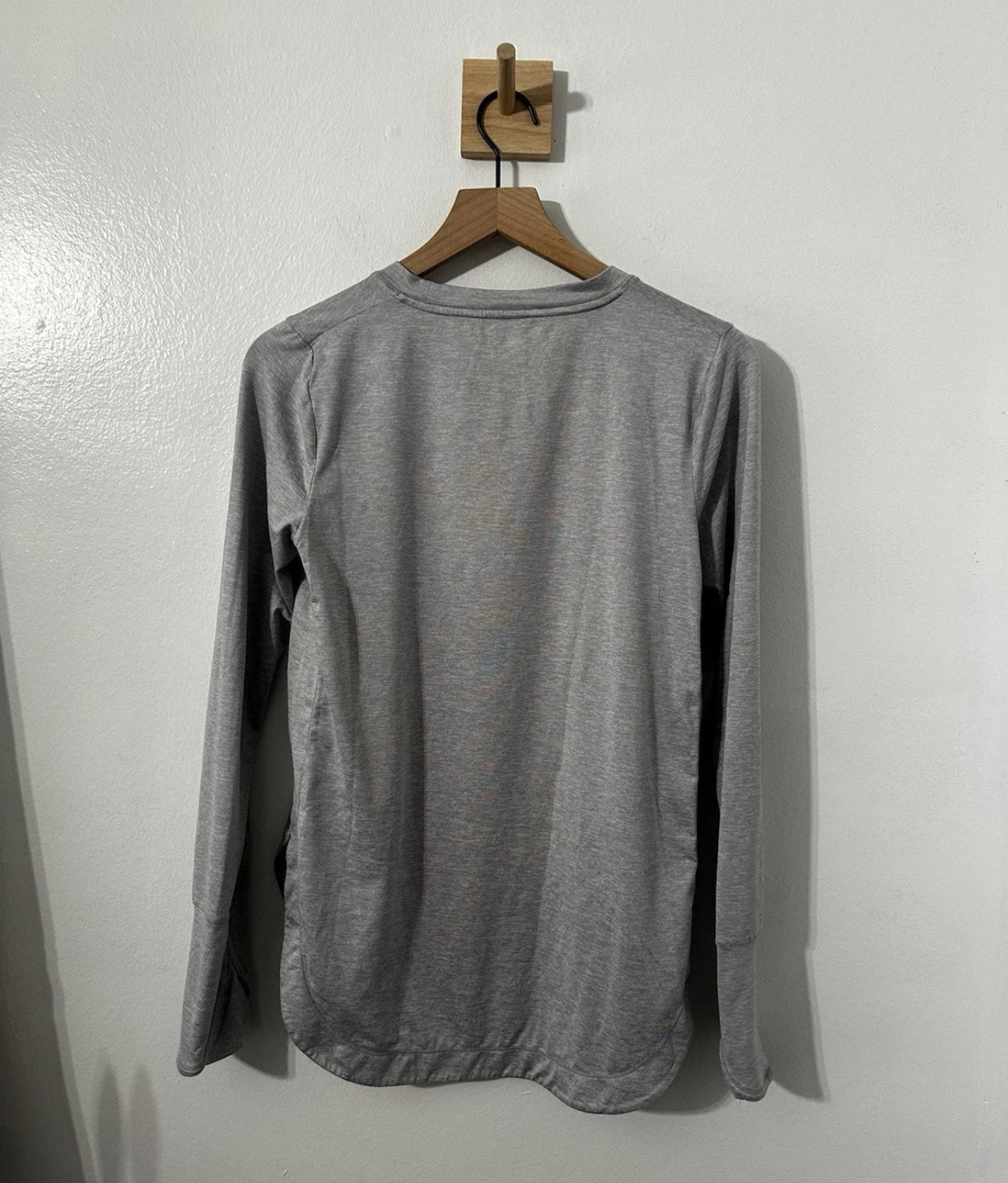 #111 Womens Athleta Long Sleeve Uptempo Grey Top Small
